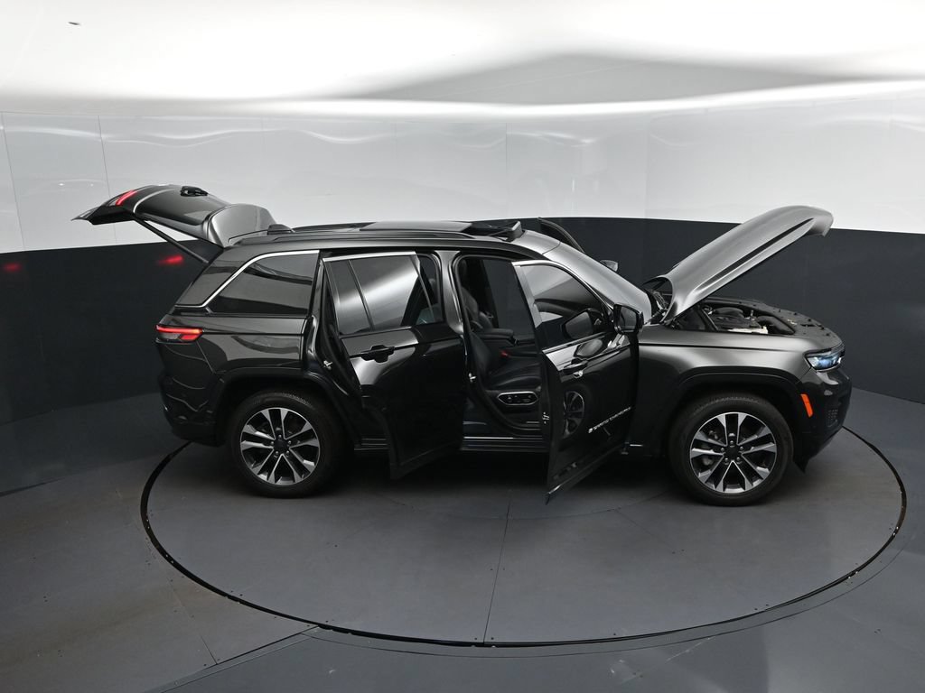 Used 2024 Jeep Grand Cherokee Overland w/ Luxury Tech Group IV AWD/4WD image 50