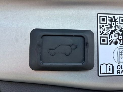 Used 2023 Toyota RAV4 XSE AWD/4WD image 10