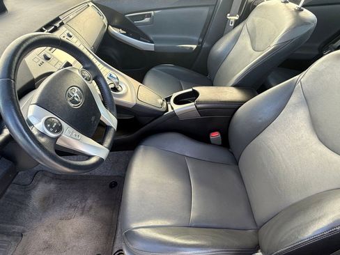 Used 2015 Toyota Prius Four image 5