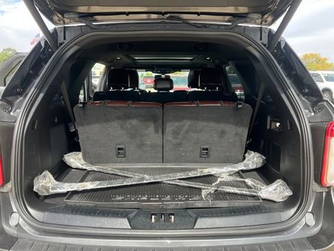 Used 2020 Ford Explorer Platinum w/ Premium Technology Package image 22