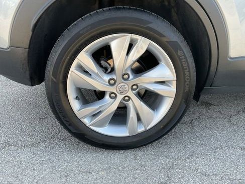 Used 2025 Buick Encore GX Preferred AWD/4WD image 10