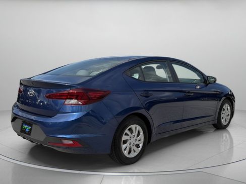 Used 2020 Hyundai Elantra SE FWD image 3