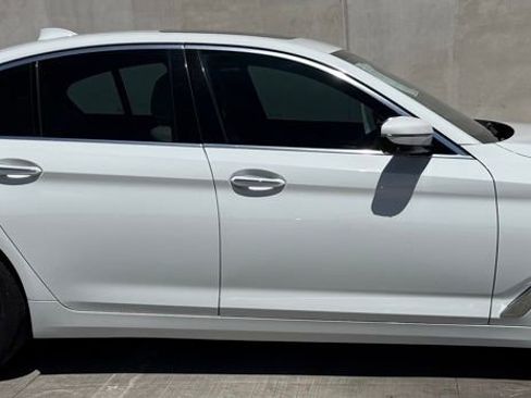 Used 2018 BMW 530e image 3