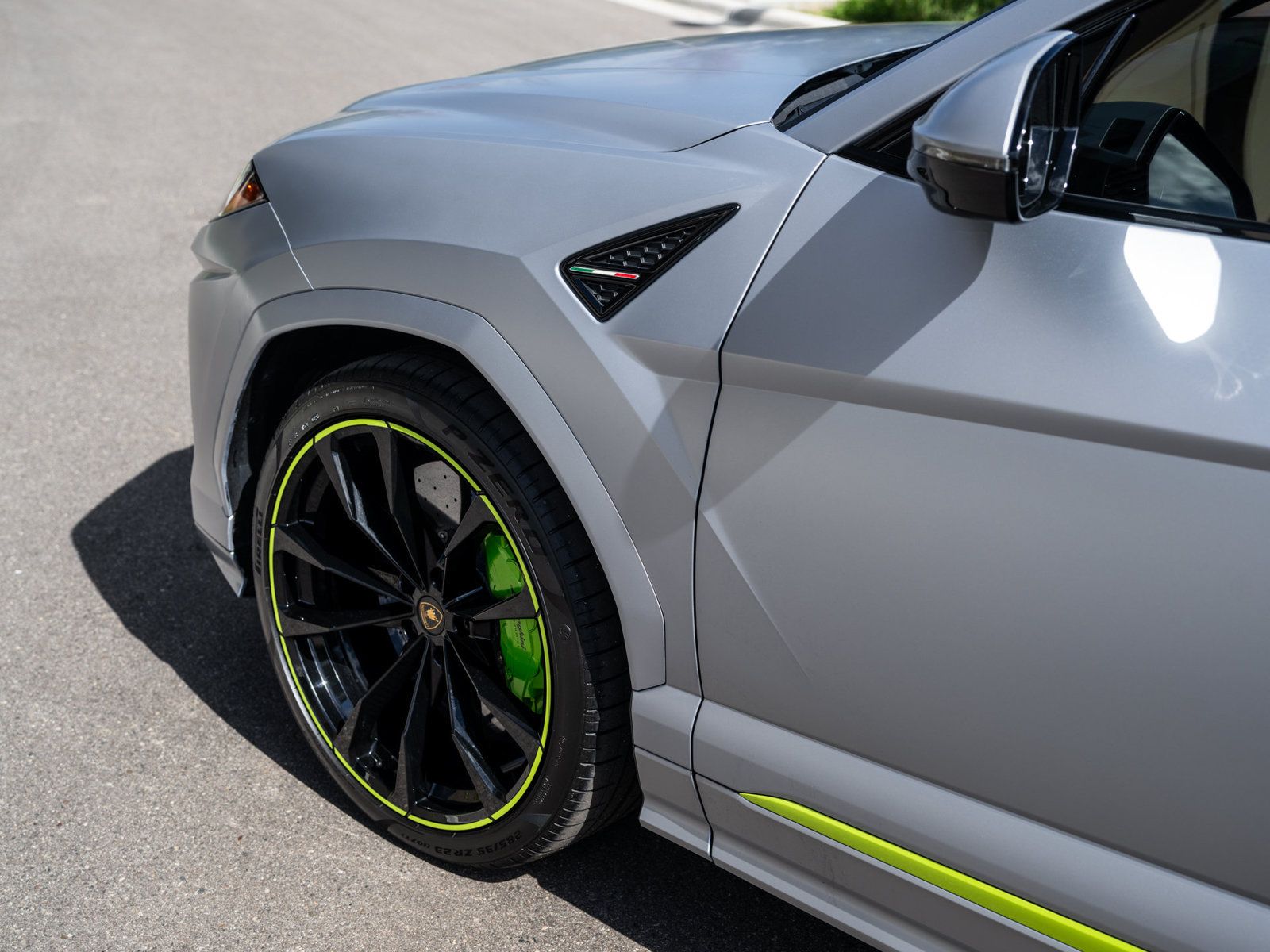 Used 2021 Lamborghini Urus AWD/4WD image 14