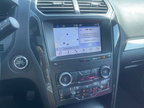 Used 2019 Ford Explorer XLT w/ Equipment Group 202A AWD/4WD image 19