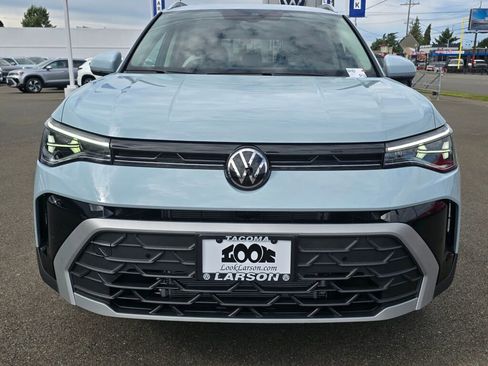 New 2025 Volkswagen Taos SE image 9