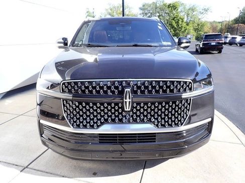 New 2025 Lincoln Navigator L Reserve image 9