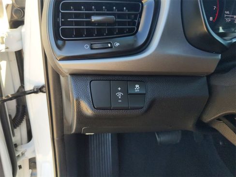 Certified 2022 Kia Rio S image 27