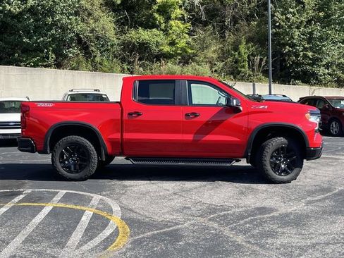 Used 2023 Chevrolet Silverado 1500 LT Trail Boss w/ Convenience Package II AWD/4WD image 2