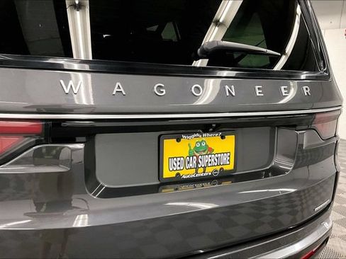 Used 2024 Jeep Wagoneer Series II w/ Flexible Seating Group AWD/4WD image 9