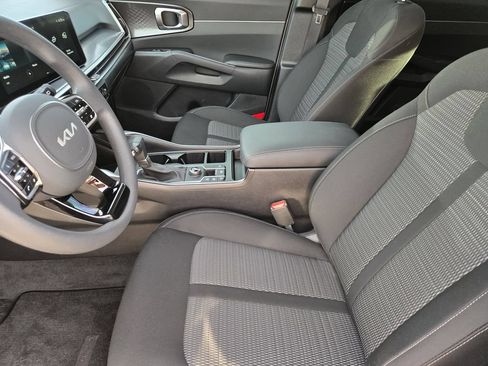 New 2025 Kia Sorento LX FWD image 10