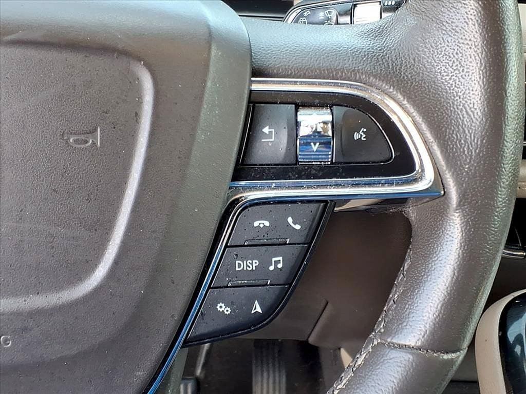 Used 2023 Lincoln Nautilus AWD image 18