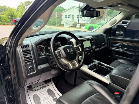 Used 2018 RAM 1500 Laramie w/ Convenience Group AWD/4WD image 20