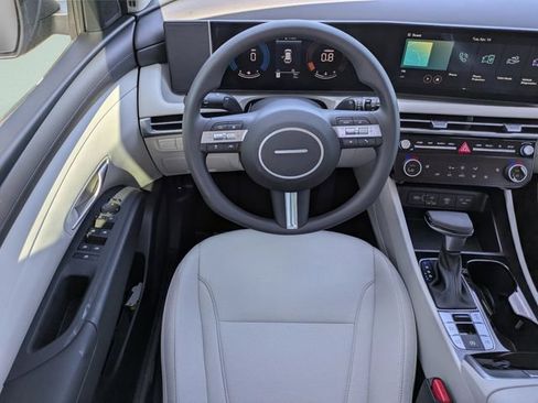 New 2026 Hyundai Tucson SEL FWD image 13