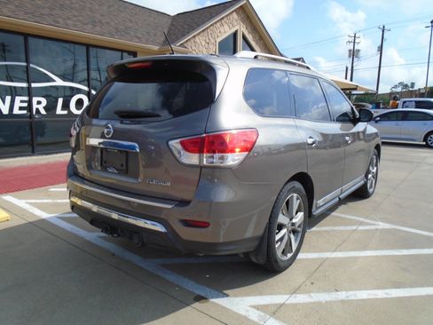Used 2014 Nissan Pathfinder Platinum FWD image 8