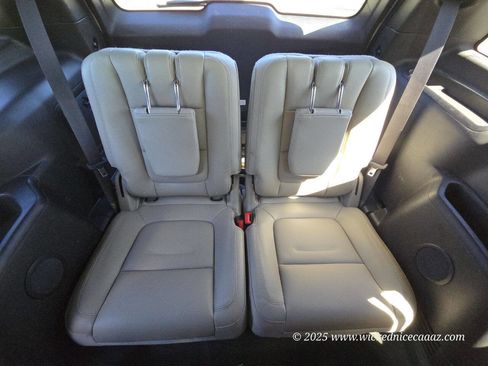 Used 2015 Ford Explorer XLT w/ Equipment Group 202A image 19