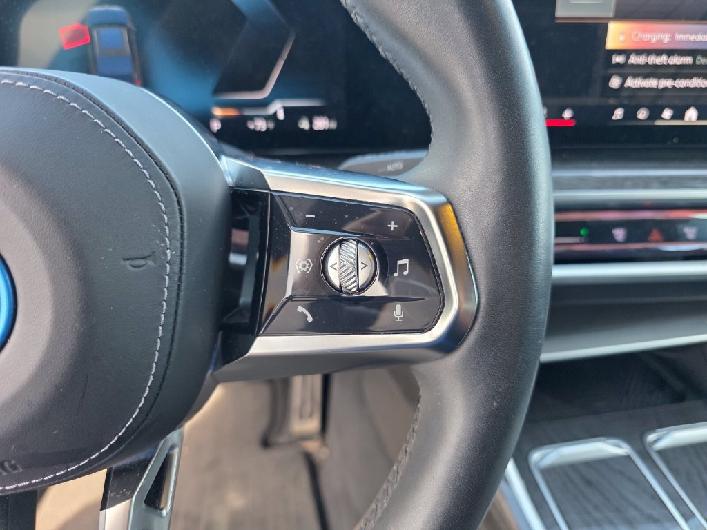 Certified 2023 BMW i7 xDrive60 w/ Parking Assistance Package AWD/4WD image 18