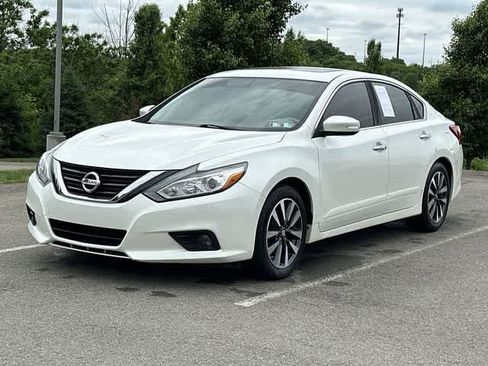 Used 2016 Nissan Altima 2.5 SL w/ 2.5 Technology Package FWD image 1
