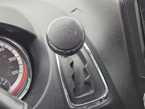 Used 2019 Dodge Grand Caravan SXT image 24