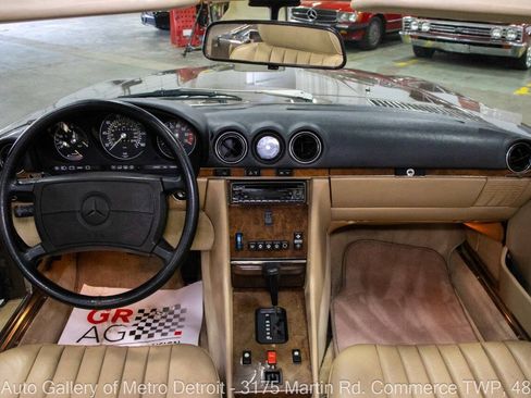 Used 1987 Mercedes-Benz 560 SL image 18