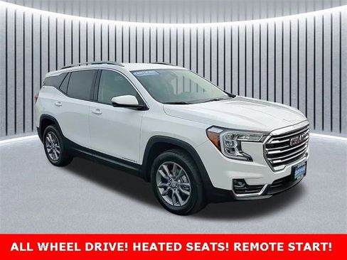 Certified 2022 GMC Terrain SLT w/ LPO, Floor Liner Package image 1