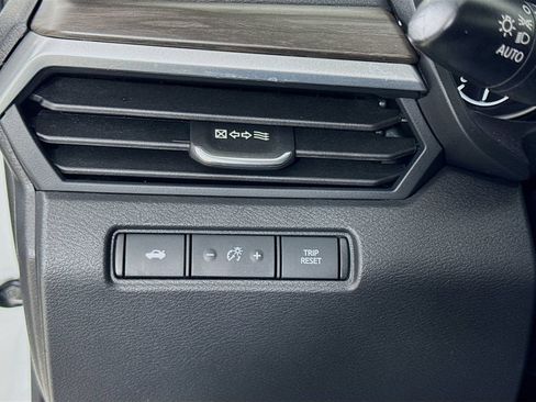 Used 2025 Nissan Altima 2.5 SV FWD image 10