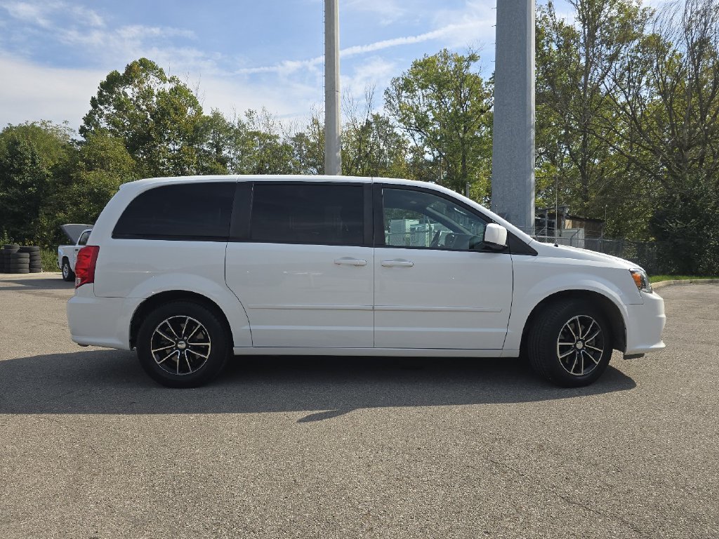 Used 2017 Dodge Grand Caravan SE FWD image 14