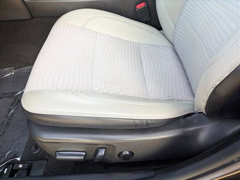 Used 2015 Toyota Camry SE image 10