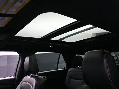 Used 2020 Ford Explorer XLT w/ Equipment Group 202A image 22