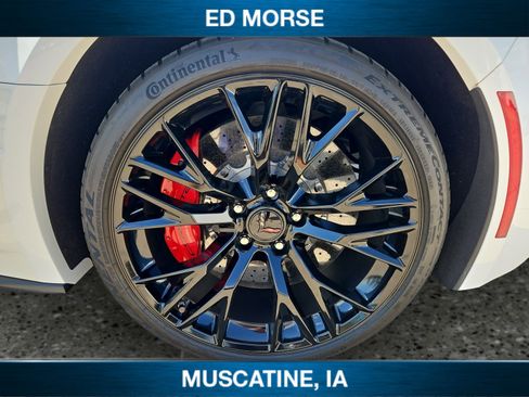 Used 2016 Chevrolet Corvette Z06 w/ 3LZ Preferred Equipment Group image 10