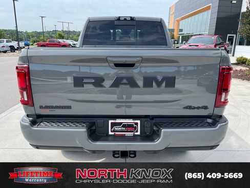 New 2026 RAM 2500 Laramie AWD/4WD image 19