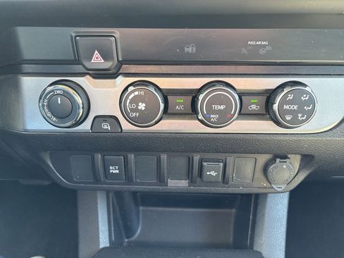 Used 2022 Toyota Tacoma 4x4 Access Cab image 19