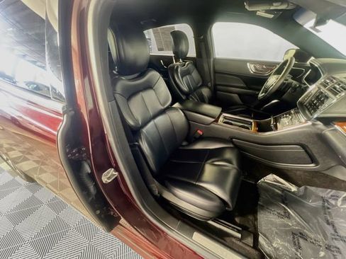 Used 2018 Lincoln Continental Premiere FWD image 30