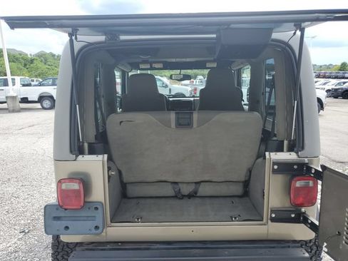 Used 2003 Jeep Wrangler Sahara AWD/4WD image 9