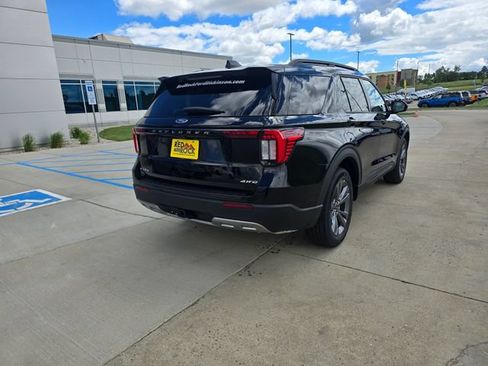 New 2026 Ford Explorer Active w/ Active Comfort Package AWD/4WD image 3