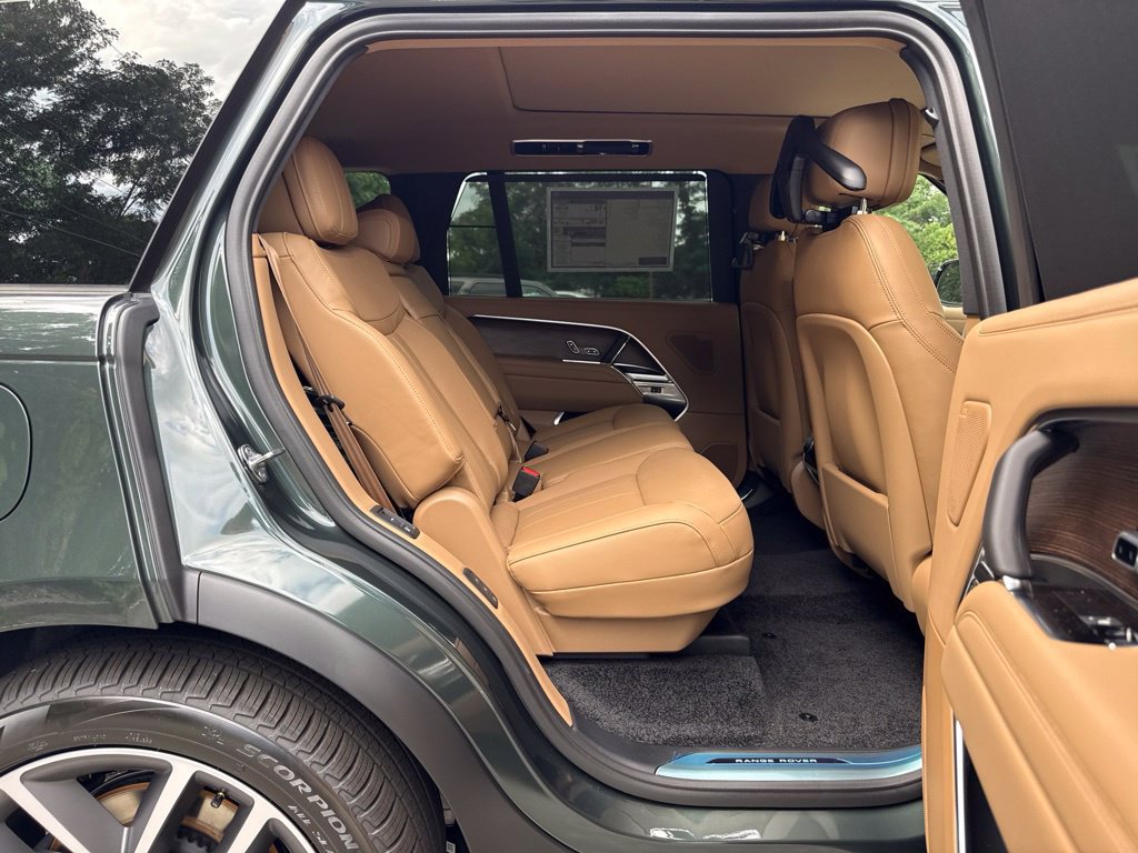 New 2027 Land Rover Range Rover Long Wheelbase SE AWD/4WD image 16