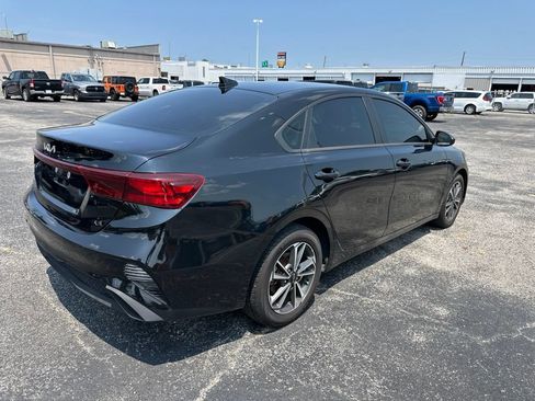 Used 2024 Kia Forte LXS FWD image 3