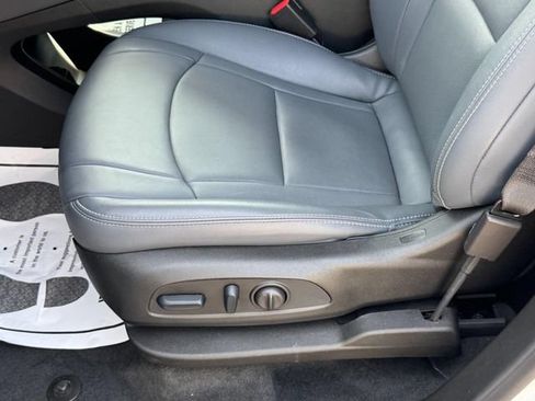 Used 2024 Buick Enclave Essence FWD image 23