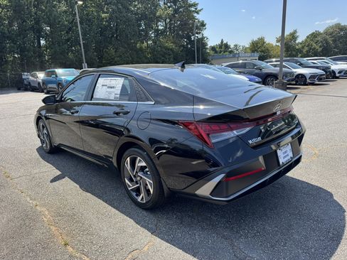 New 2025 Hyundai Elantra Limited w/ Cargo Package image 7