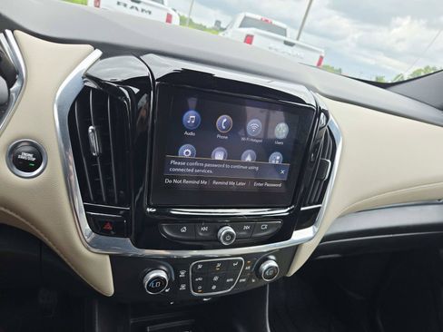 Used 2022 Chevrolet Traverse LT w/ LPO, Floor Liner Package FWD image 28