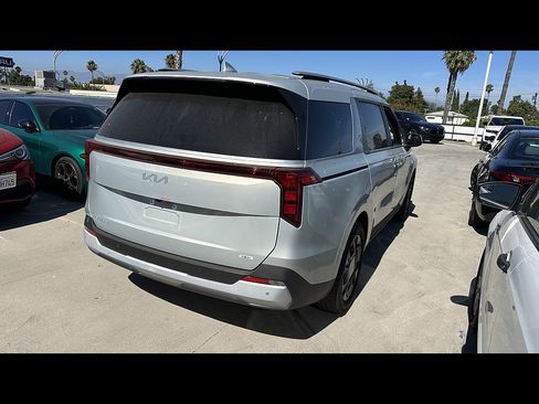 Used 2025 Kia Carnival EX FWD image 4