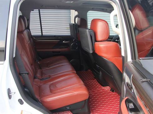 Used 2018 Lexus LX 570 4WD w/ Luxury Package image 26