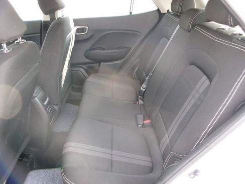 Used 2025 Hyundai Venue SEL FWD image 10
