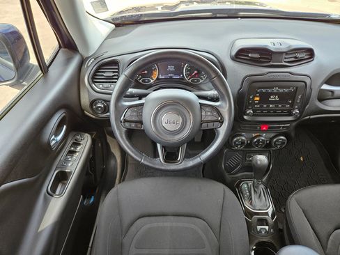 Used 2017 Jeep Renegade Altitude FWD image 28