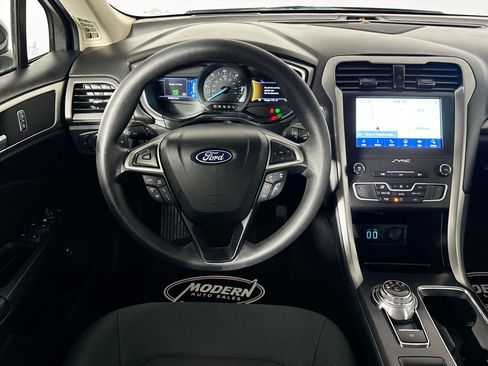 Used 2020 Ford Fusion SE FWD image 20