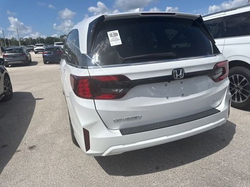 Used 2025 Honda Odyssey Sport-L image 4