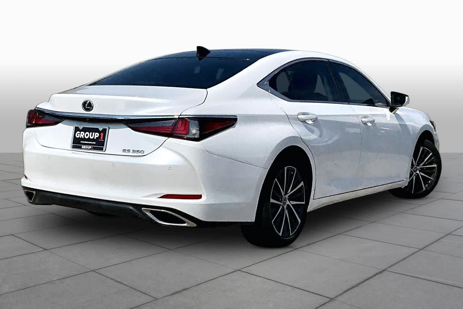 Used 2023 Lexus ES 350 w/ Premium Package FWD image 11