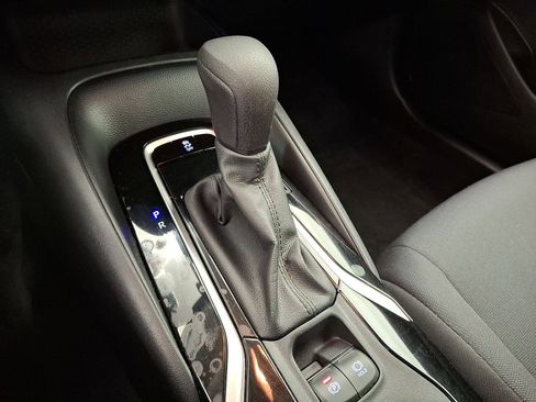 Used 2022 Toyota Corolla LE image 12