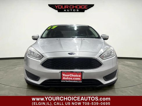 Used 2017 Ford Focus SE image 8
