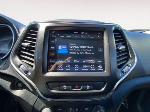 Used 2022 Jeep Cherokee Latitude Lux w/ Mopar Interior Package image 22